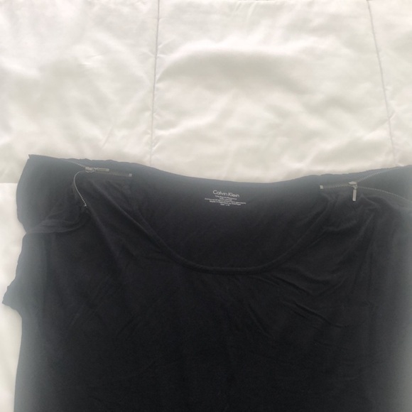 Calvin Klein black top with zipper sleeves that are functional scoop neck design - Picture 7 of 9